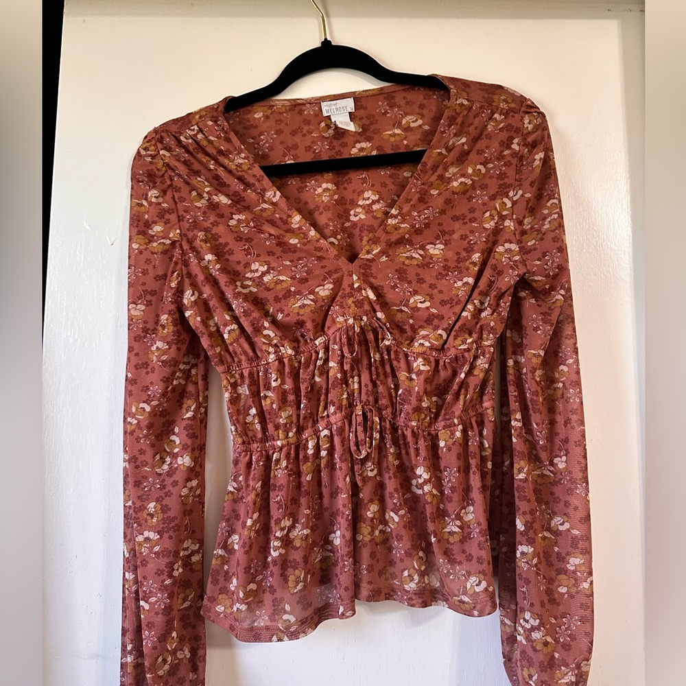 Mel rose blouse. Floral print.